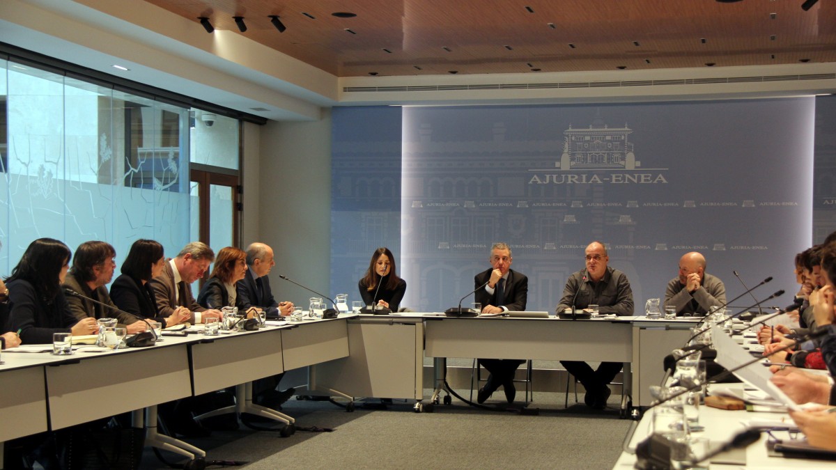 “2018an pausuak ematen jarraituko dugu, krisitik irtetze eta Euskadirentzat Estatus Berrirako akordio bat lortze aldera”