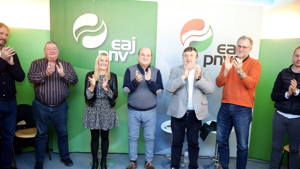 Ortuzar: “Ez gaituzte desbideratuko, ez Alonsok ezta Otegik ere: EAJk lanean jarraituko du euskal herritarrek beren etorkizuna erabaki dezaten askatasunez eta demokrazian”