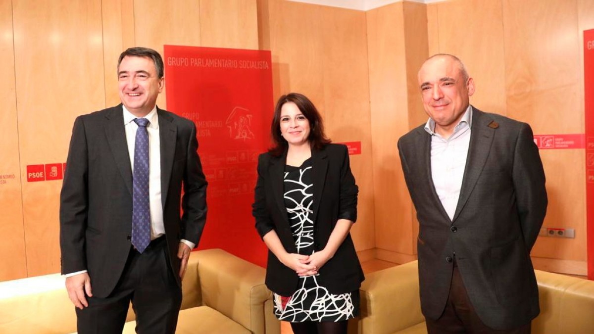 Aitor Estebanek konfirmatu du “aurrerapausoak” eman direla PSOErekin eginiko elkarrizketetan, baina ildo beretik gaineratu duenez “oraindik ezer ez dago itxita” 