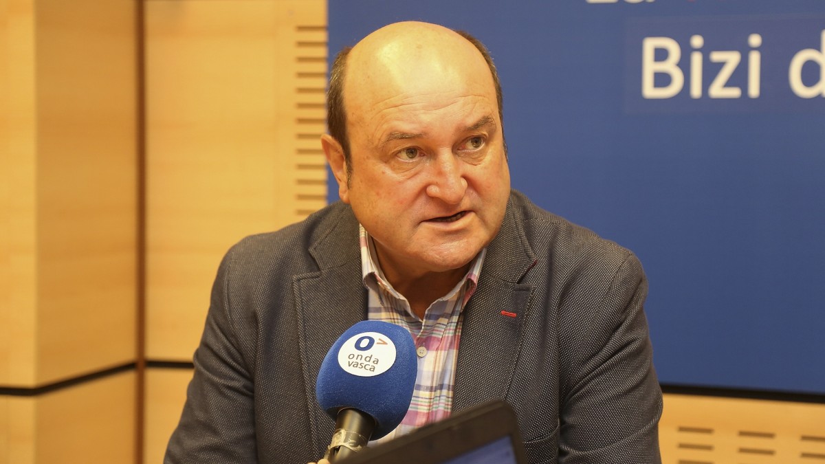 EAJ-PNVren “haserrea” adierazi du Ortuzarrek, Espainiako gobernuak Ekonomia Itunaren Batzorde Mistoa deitzeari uko egin diola ikusita 