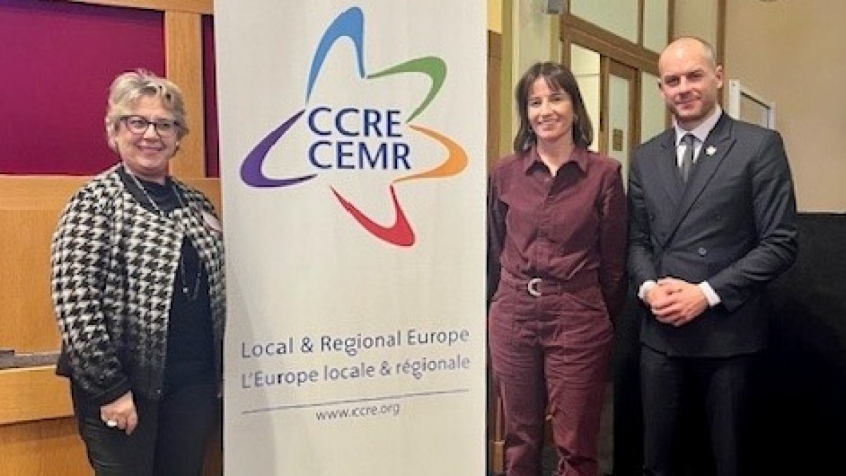 Esther Apraiz participa en su primer Comité Político de municipios europeos como presidenta de Eudel