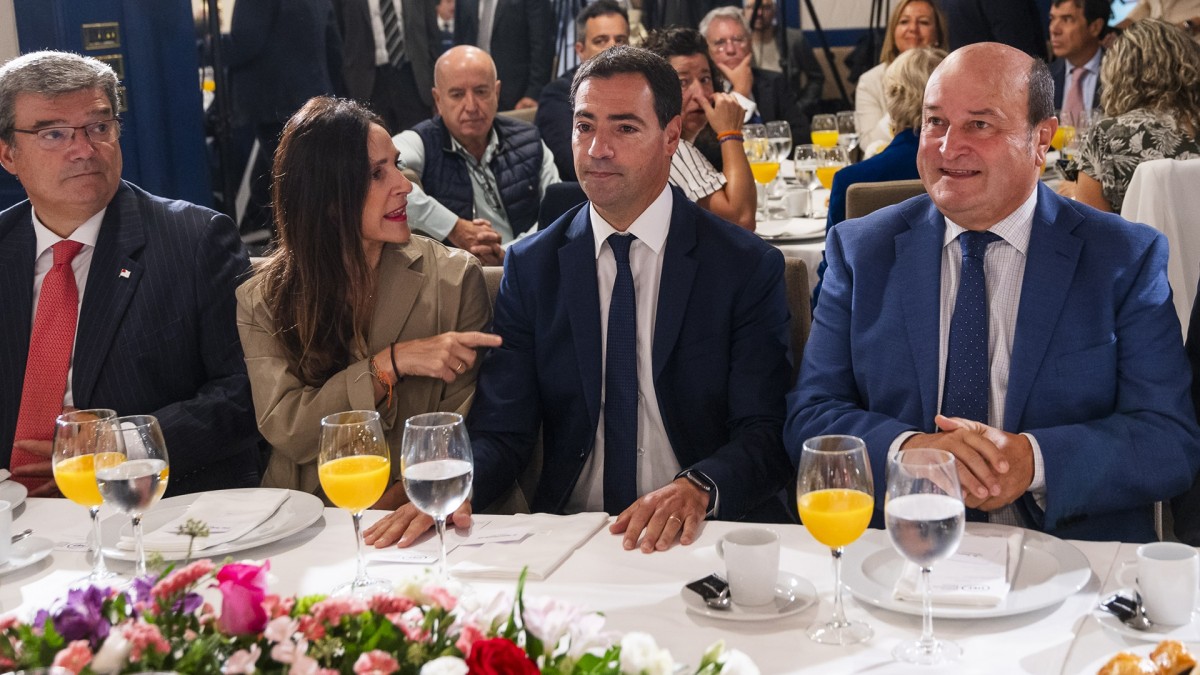 Pradales: “Ha llegado el momento de consensuar un nuevo Pacto asentado en el modelo del Concierto Económico que nos permita crecer en Autogobierno, convivencia y bienestar”
