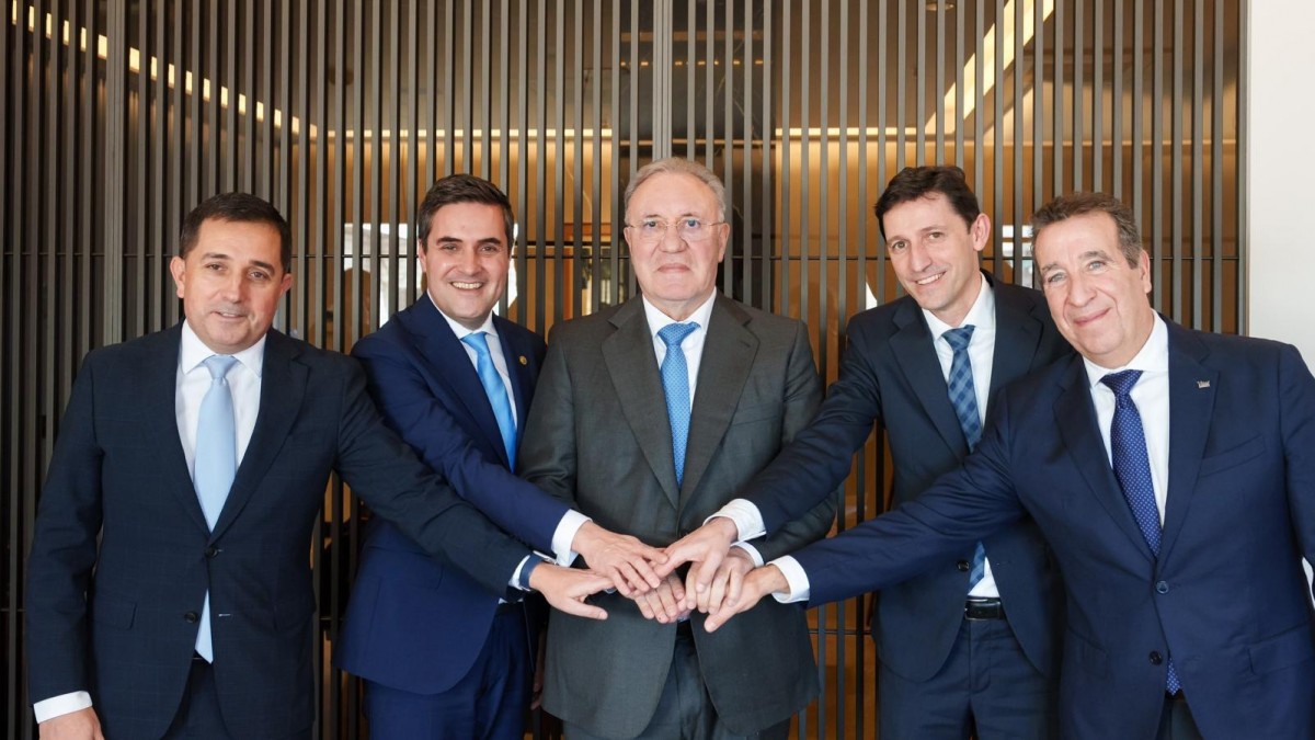 Gran noticia para la industria vasca: principio de acuerdo para la compra de Talgo por el consorcio vasco que lidera José Jainaga (Sidenor) y que cuenta con apoyo del Gobierno Vasco, Vital y BBK