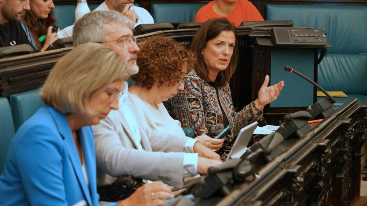 Artolazabalek grebaren testuinguruan jasandako eraso pertsonalak gaitzetsi ditu, eta errespetua defendatu du elkarbizitza demokratikoaren oinarri gisa