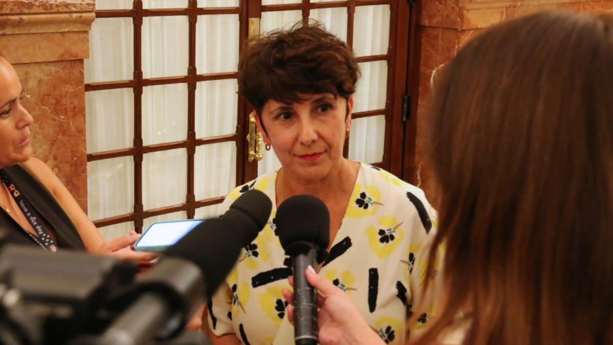 Euskadik langabeziaren kudeaketa bere gain har dezan adostu den akordioa ospatu du Maribel Vaquerok: 