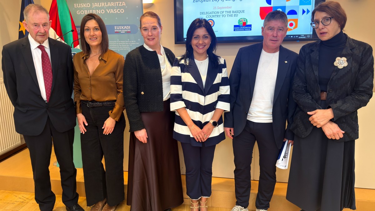 Hizkuntzen Europako Egunaren bezperan euskararen ofizialtasunaren garrantzia aldarrikatu du Agirregoitiak  