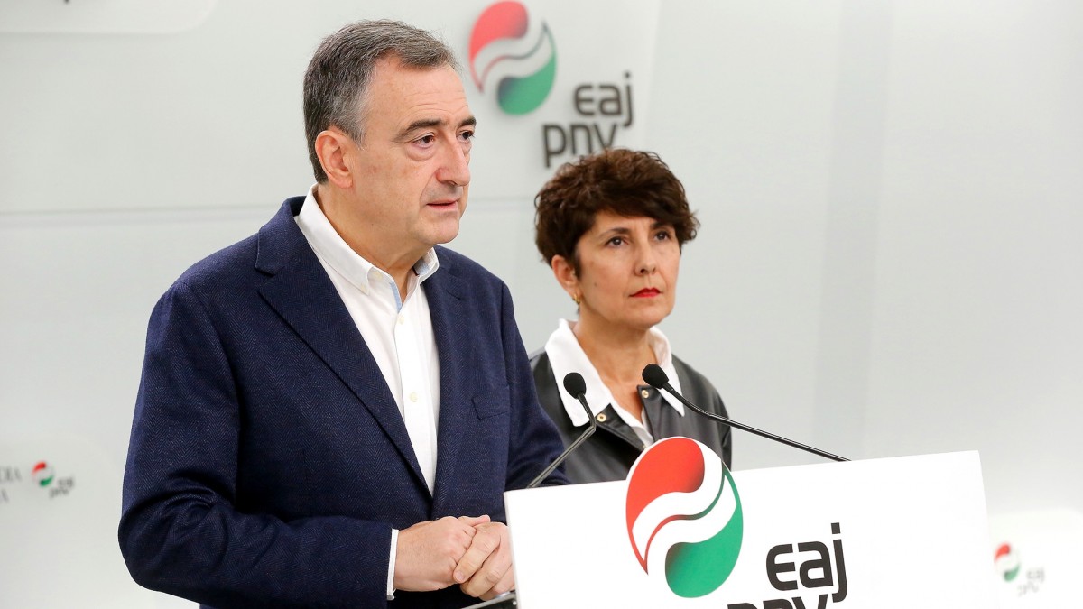 Francoren heriotzaren 50. urteurrenean, EAJ-PNVk Espainiar estatuari exijitu dio azken gertakari historikoen gainean 