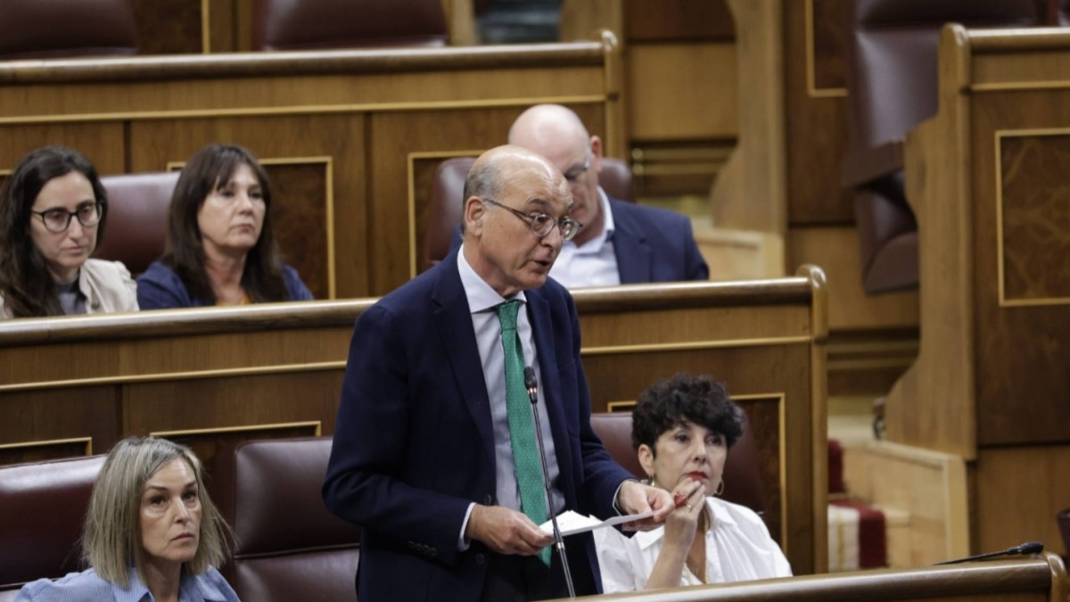 Legarda pide al Gobierno español que dé la palabra a la ciudadanía de Treviño para decidir sobre su incorporación a Araba: 