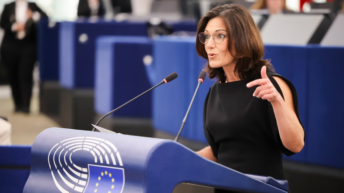 EAJ-PNV apoya en la Eurocámara el reglamento que mejora la protección de los derechos de los pasajeros aéreos 