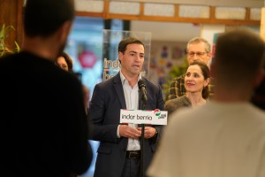 Imanol Pradalesek topagune elektorala inauguratu du Donostian