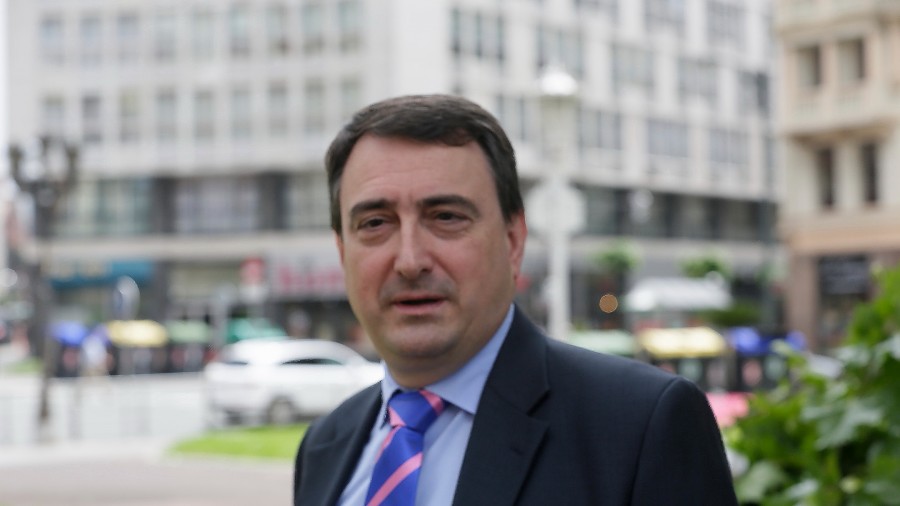 Aitor Estebanen aburuz Puigdemont eta Kontseilarien kontrako euro-agindua ezeztatzeko erabakia hartu da “Belgikak Espainiako epaileen jarduna txarretsiko zuela pentsatuta