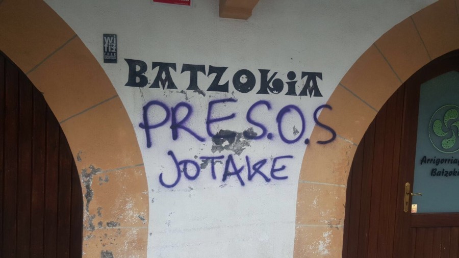 EAJ-PNVk irmotasun osoz salatu nahi ditu hainbat batzokiren kontra egin diren erasoak, eta gaurko manifestaldiaren deitzaileei eskatzen die erasoen egileak publikoki gaitzestea