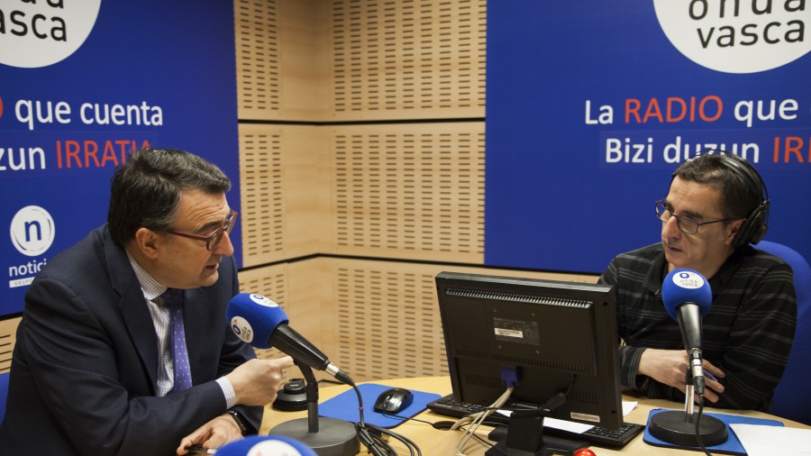 Aitor Estebanen aburuz “ez da oso ideia ona legeak bero-beroan eta gertakarien arabera egitea” 