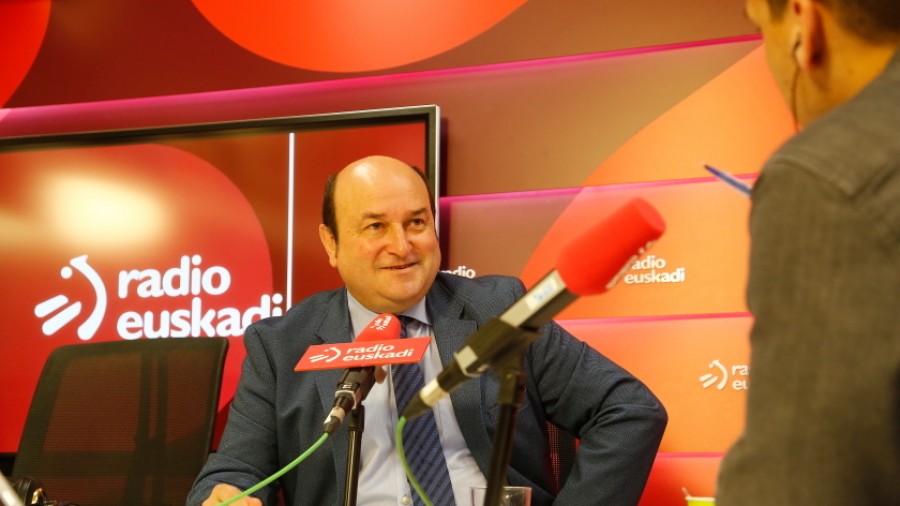 Ortuzar: “EAOak onartzea izan da aukerarik onena 155a oso epe laburrean egongo delako eta Ciudadanosek dakarren arriskua urruntzen duelako” 