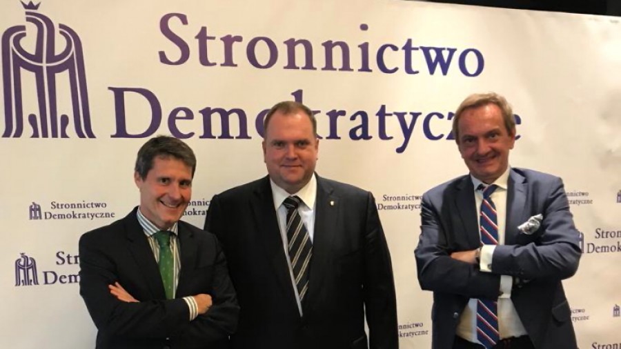 EAJ-PNVren ordezkariek Varsovian aztertu dute Europako panoraman gizarte eskubideak ezartzeko eman daitekeen aukera 