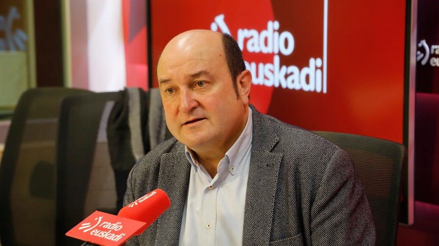 Ortuzar: “Milaka pentsiodun eta langile publikoren baldintza ekonomikoak ez dira hobetuko: hori da Bilduk Aurrekontu hauek zapuztean egin duen eragiketa handia” 
