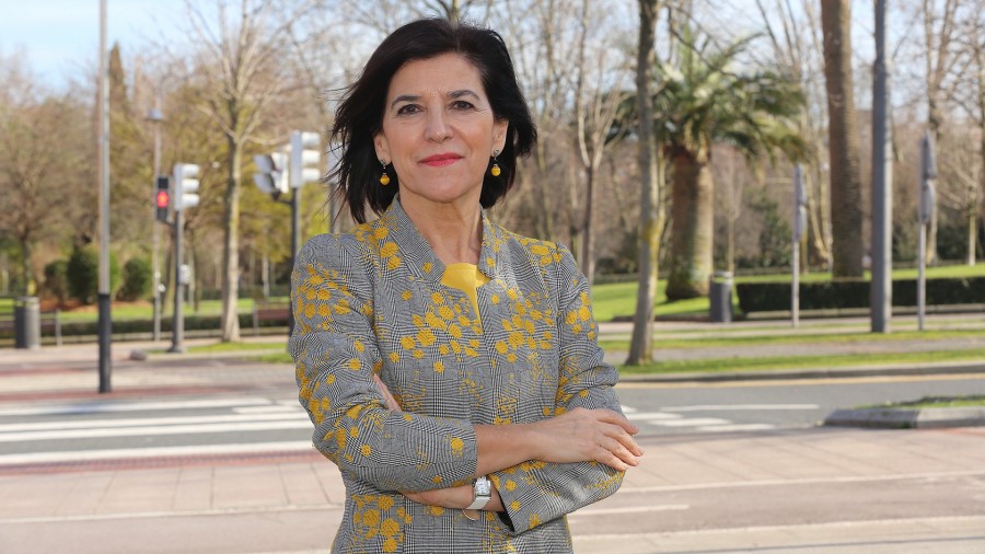 Izaskun Bilbaok EBko gobernuei erreklamatu die epe barruan amai ditzala Europako mugaz gaindiko garraio sareak  