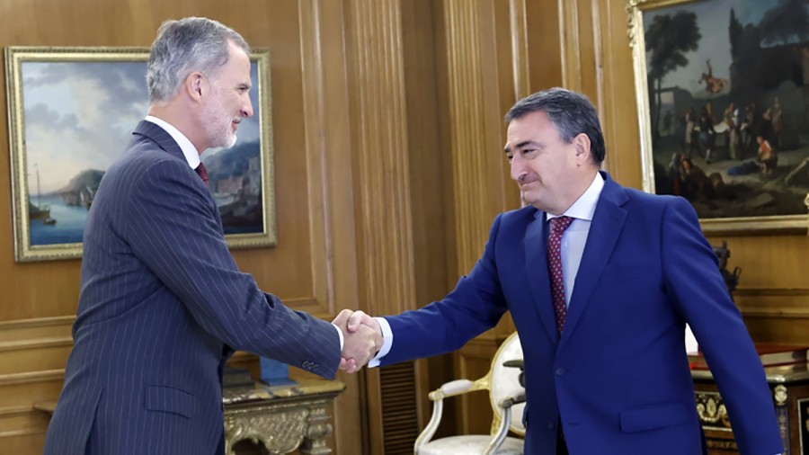 Aitor Esteban se reúne por segunda vez con Felipe VI en el Palacio de la Zarzuela   