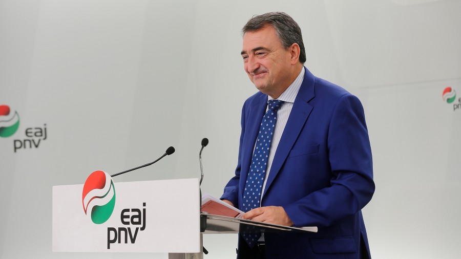 Aitor Esteban: “El acuerdo logrado nos hace más y mejor País, amplía derechos a decenas de miles de trabajadoras y trabajadores vascos y atiende las necesidades de la ciudadanía”