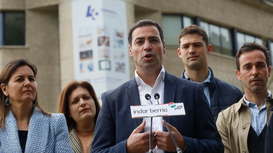 Pradales propone alcanzar un gran acuerdo vasco sobre Osakidetza 