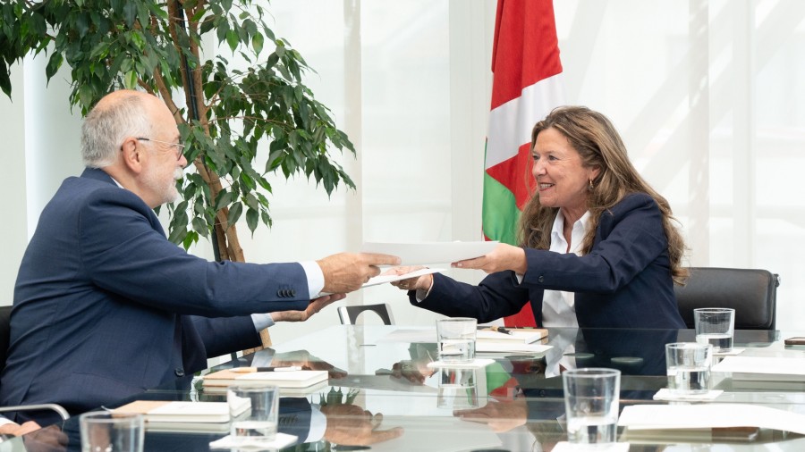 El Departamento de Salud firma el convenio para la integración definitiva de Onkologikoa en Osakidetza
