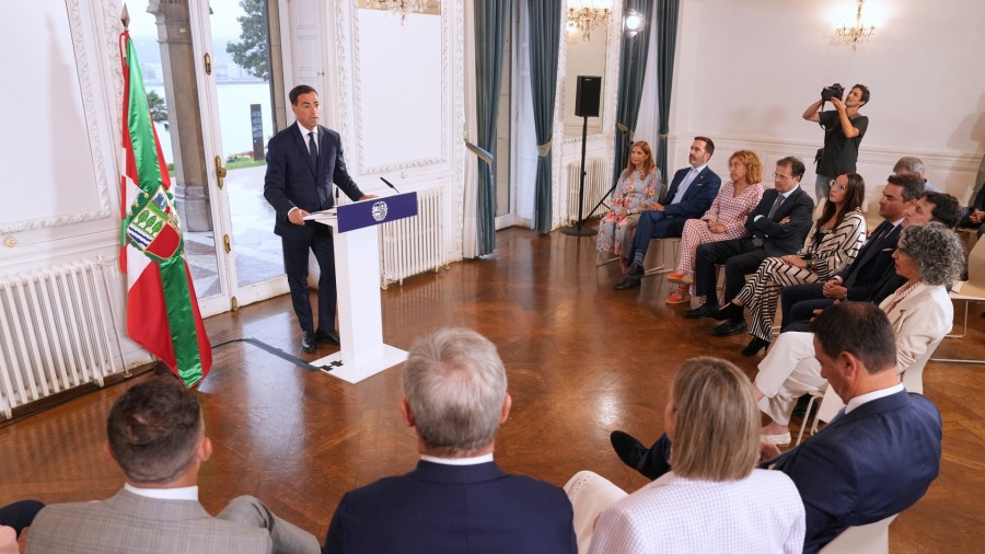El Lehendakari Pradales presenta su propuesta de “Pacto para el ejercicio ejemplar de la política en Euskadi”