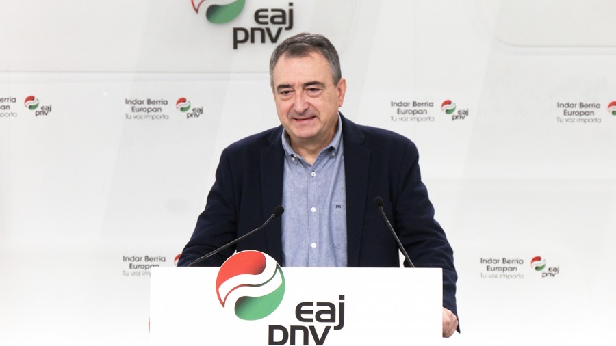 Aitor Esteban, en el Día de la Constitución: 