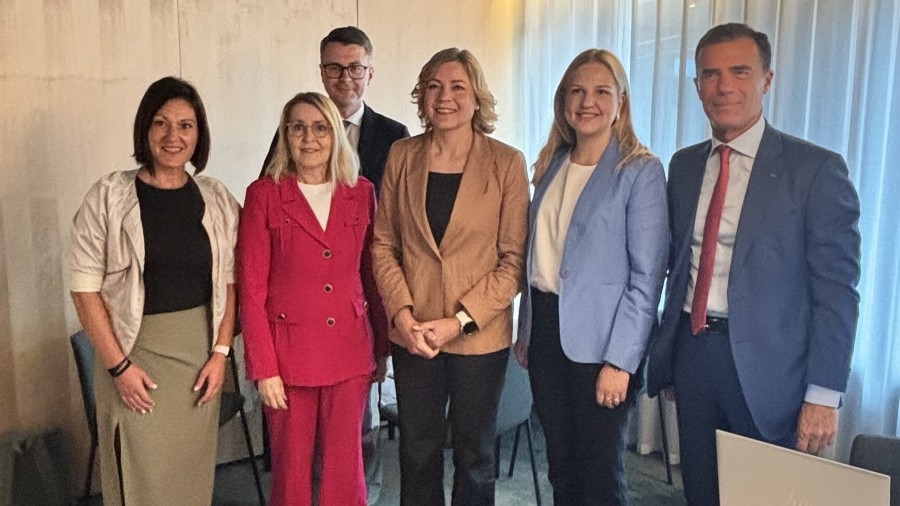 Oihane Agirregoitia se reúne con la vicepresidenta y responsable de soberanía tecnológica de la Comisión Europea y con el comisario de transportes