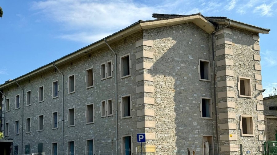 EAJ-PNV exige en el Parlamento Vasco la paralización del macrocentro de refugiados de Arana