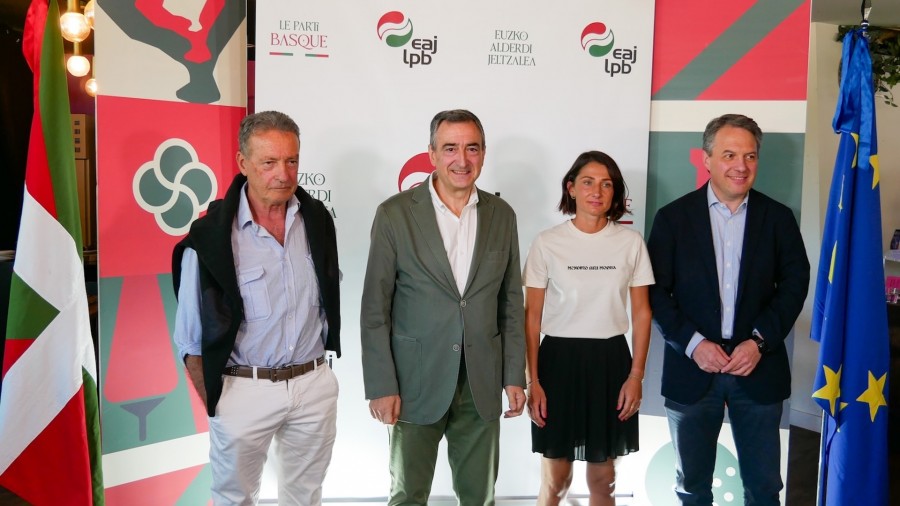 Ipar Euskadirako marka berria aurkeztu du EAJk: Euzko Alderdi Jeltzalea-Le Parti Basque